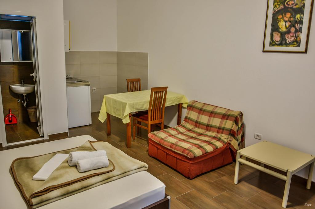 Apartments Drobni Pijesak Petrovac エクステリア 写真