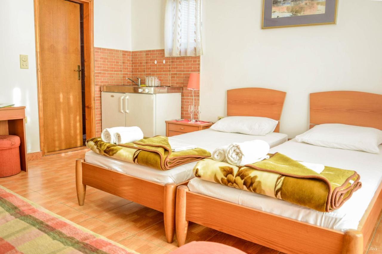 Apartments Drobni Pijesak Petrovac エクステリア 写真